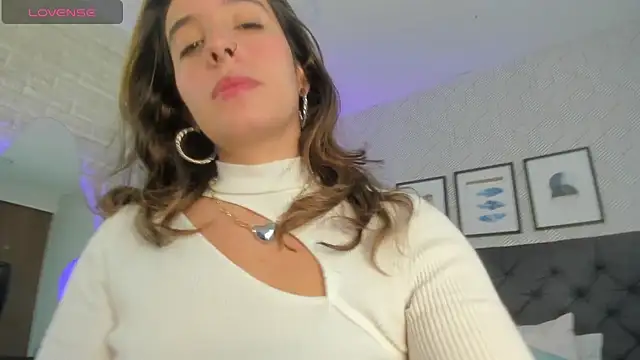 Snapshot of emma__smith1 chatting on March 19, 12:23 pm emma smith1 online show from March 19, 12:23 pm
