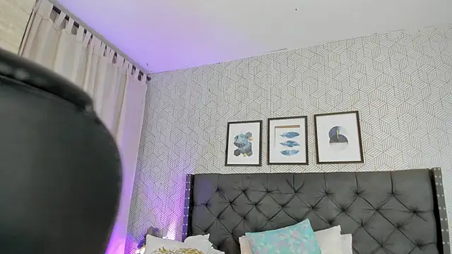 Snapshot of emma__smith1 chatting on March 20, 7:04 pm emma smith1 online show from March 20, 7:04 pm