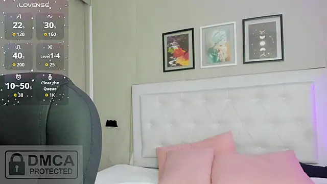 emma  smith1 online show from March 18, 11:46 am