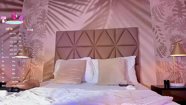 LIAH IZUMI online show from March 6, 11:58 am