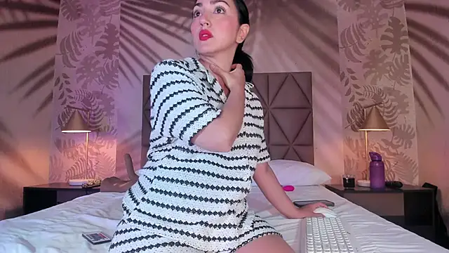 LIAH IZUMI online show from April 16, 1:23 pm