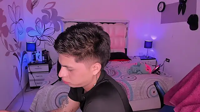 Niicky1  online show from February 10, 9:15 pm