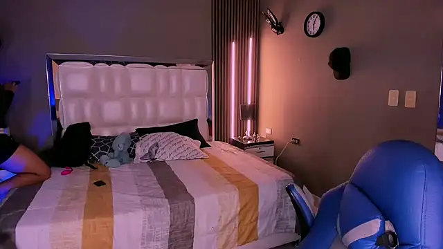 Niicky1  online show from March 6, 8:48 pm