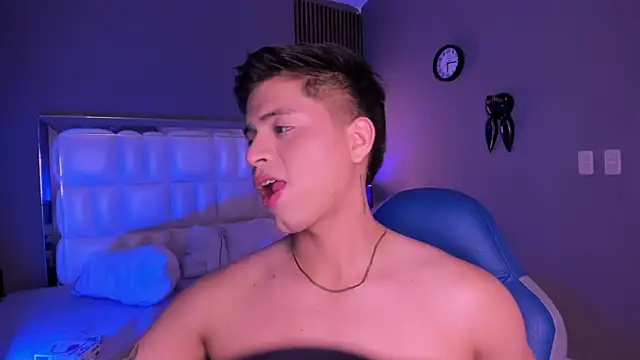 Niicky1  online show from September 10, 9:15 pm