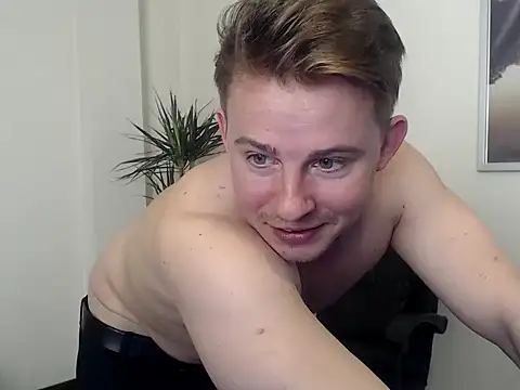 LandonYork online show from April 28, 2:44 pm