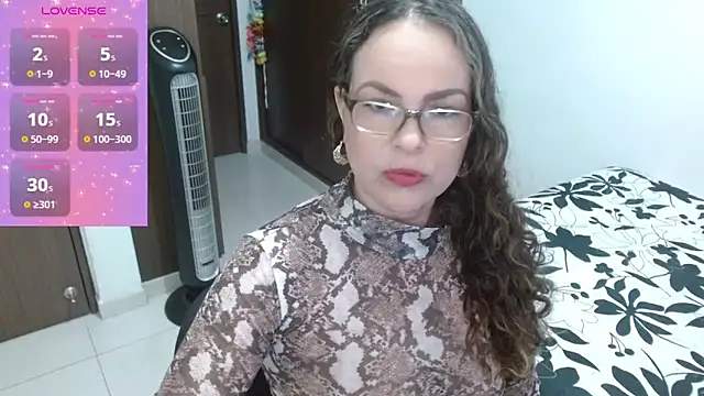 Daniella Fellers online show from December 21, 7:49 pm