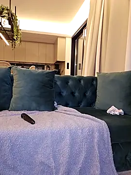 Laurahorney xo online show from February 24, 9:52 pm