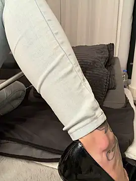 Laurahorney xo online show from February 16, 7:43 pm