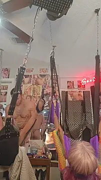 luvs2cumm69 online show from December 14, 9:36 am