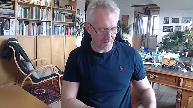 tom-swede online show from December 2, 12:10 pm