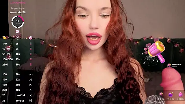 PrettyLilie online show from December 20, 12:12 pm