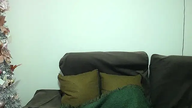 sara winehouse1 online show from December 30, 9:19 pm