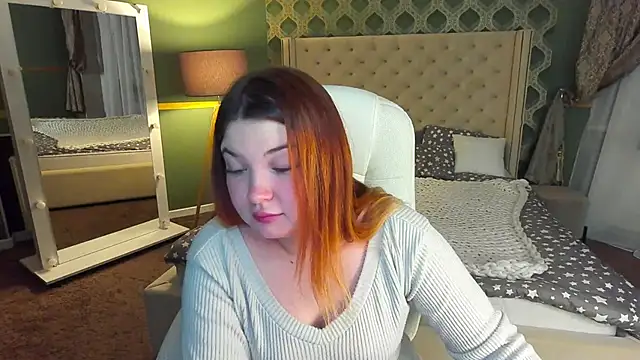 RosieMoons online show from February 3, 8:03 pm