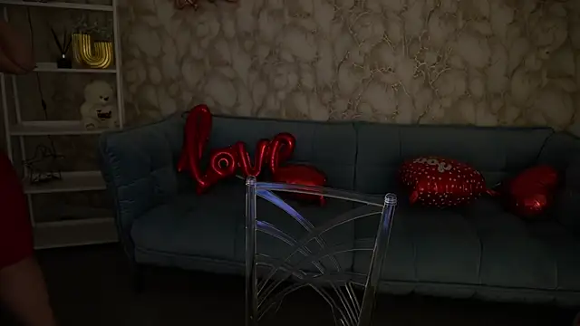 RosieMoons online show from February 9, 8:35 pm