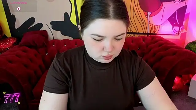 RosieMoons online show from April 5, 7:22 pm