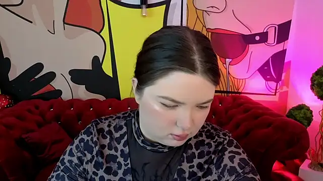 RosieMoons online show from April 7, 7:25 pm