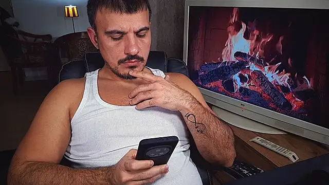 Snapshot of officeman7 chatting on December 23, 6:05 pm officeman7 online show from December 23, 6:05 pm