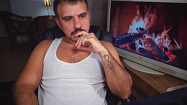 Snapshot of officeman7 chatting on December 27, 8:39 pm officeman7 online show from December 27, 8:39 pm