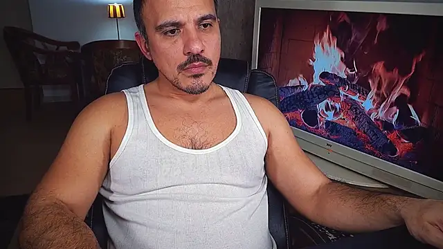 Snapshot of officeman7 chatting on January 2, 5:07 pm officeman7 online show from January 2, 5:07 pm