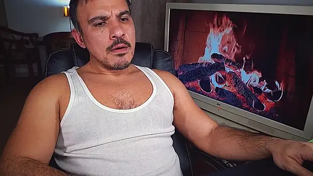 Snapshot of officeman7 chatting on January 3, 6:03 pm officeman7 online show from January 3, 6:03 pm