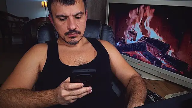 Snapshot of officeman7 chatting on January 12, 5:54 pm officeman7 online show from January 12, 5:54 pm