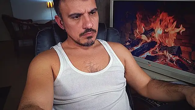 Snapshot of officeman7 chatting on February 4, 6:38 pm officeman7 online show from February 4, 6:38 pm