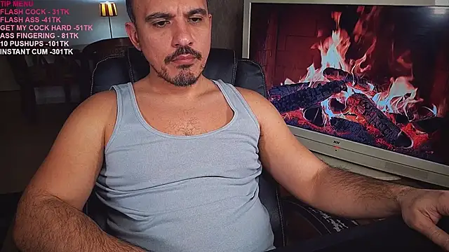 Snapshot of officeman7 chatting on February 21, 4:37 pm officeman7 online show from February 21, 4:37 pm