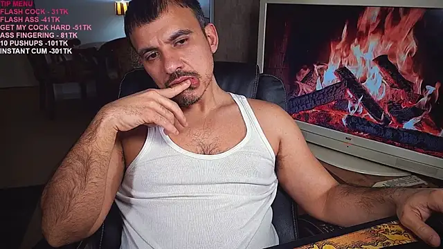 Snapshot of officeman7 chatting on March 5, 8:00 pm officeman7 online show from March 5, 8:00 pm