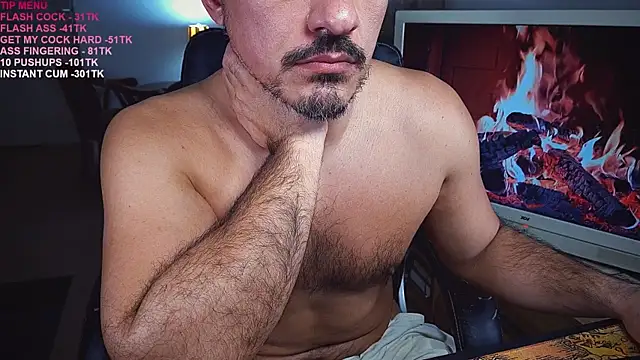 Snapshot of officeman7 chatting on March 10, 11:49 pm officeman7 online show from March 10, 11:49 pm