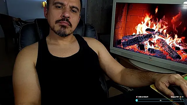 Snapshot of officeman7 chatting on February 3, 3:39 pm officeman7 online show from February 3, 3:39 pm