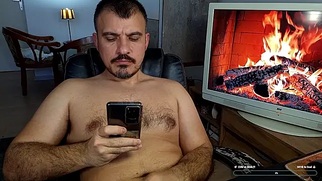 Snapshot of officeman7 chatting on February 24, 3:21 pm officeman7 online show from February 24, 3:21 pm