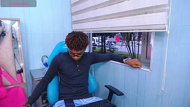 sexy blacks  online show from February 28, 11:25 am