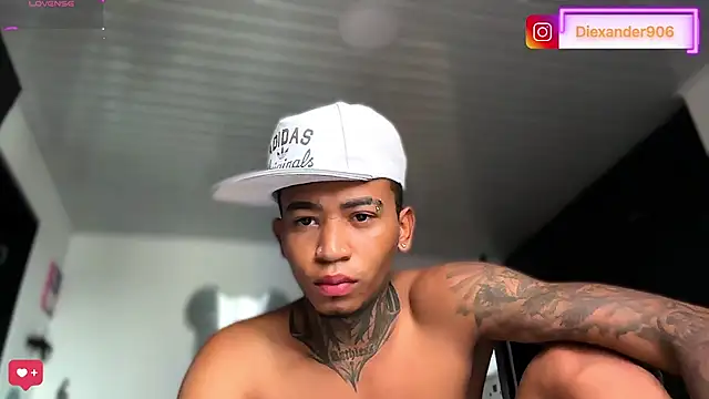 Snapshot of sexy_blacks_ chatting on July 29, 2:37 pm sexy blacks online show from July 29, 2:37 pm