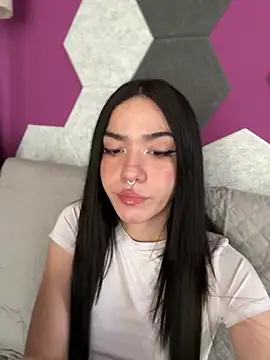 Snapshot of ShannonShanny chatting on March 7, 11:07 am ShannonShanny online show from March 7, 11:07 am