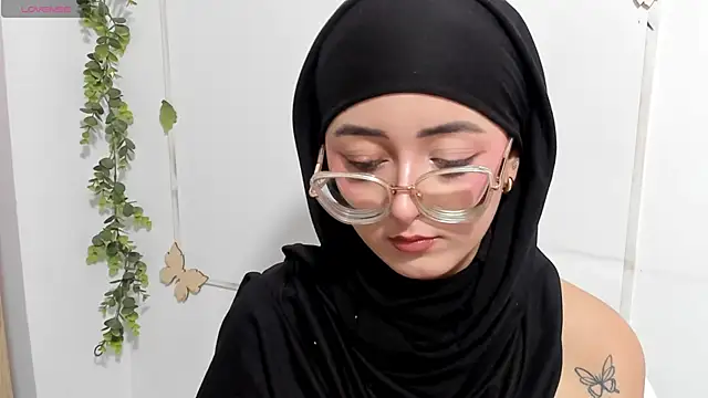 aysel elid online show from April 26, 11:02 pm