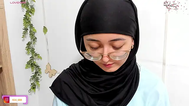 Snapshot of aysel_elid chatting on May 23, 6:12 pm aysel elid online show from May 23, 6:12 pm