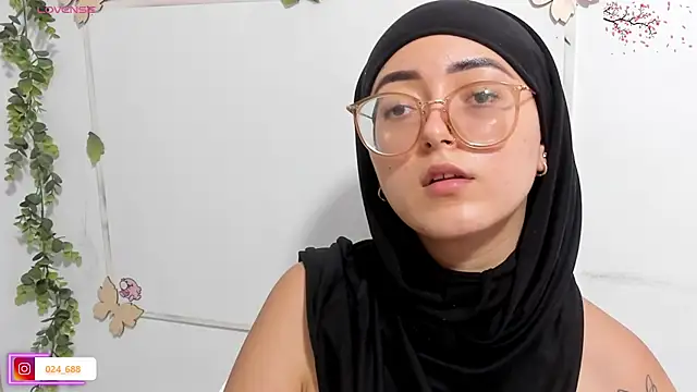 aysel elid online show from August 1, 8:41 pm