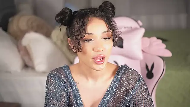 Snapshot of Moan4u chatting on January 24, 10:19 pm Moan4u online show from January 24, 10:19 pm