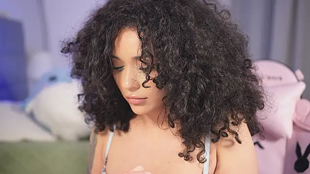 Snapshot of Moan4u chatting on January 28, 11:28 pm Moan4u online show from January 28, 11:28 pm