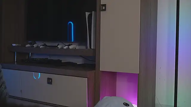 Snapshot of Moan4u chatting on September 16, 7:20 am Moan4u online show from September 16, 7:20 am