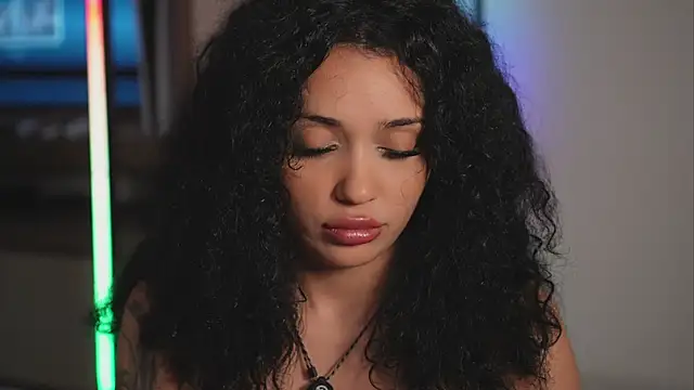 Snapshot of Moan4u chatting on September 20, 7:09 am Moan4u online show from September 20, 7:09 am