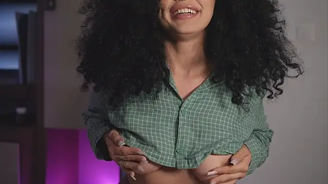 Snapshot of Moan4u chatting on September 22, 7:54 am Moan4u online show from September 22, 7:54 am