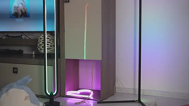 Snapshot of Moan4u chatting on October 6, 10:02 am Moan4u online show from October 6, 10:02 am