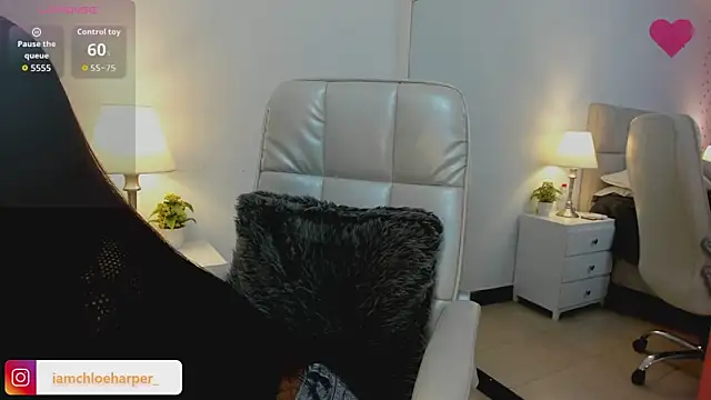 ChloeHarper  online show from November 8, 11:43 am