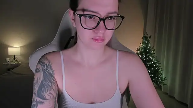 Snapshot of Sonia_moon_ chatting on December 30, 1:37 am Sonia moon online show from December 30, 1:37 am