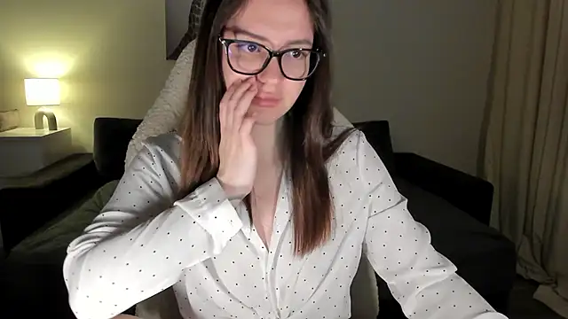 Snapshot of Sonia_moon_ chatting on March 3, 1:21 am Sonia moon online show from March 3, 1:21 am