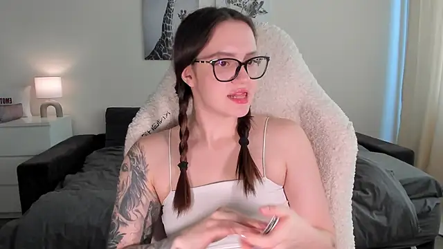 Snapshot of Sonia_moon_ chatting on March 22, 5:39 am Sonia moon online show from March 22, 5:39 am