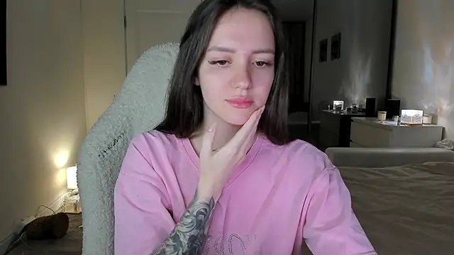 Snapshot of Sonia_moon_ chatting on October 10, 2:32 am Sonia moon online show from October 10, 2:32 am