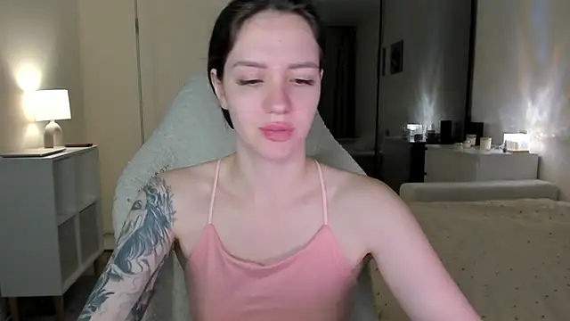 Snapshot of Sonia_moon_ chatting on October 18, 2:36 am Sonia moon online show from October 18, 2:36 am