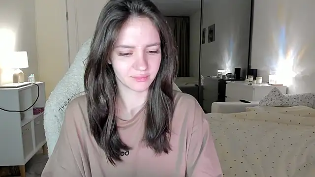 Snapshot of Sonia_moon_ chatting on October 21, 2:45 am Sonia moon online show from October 21, 2:45 am